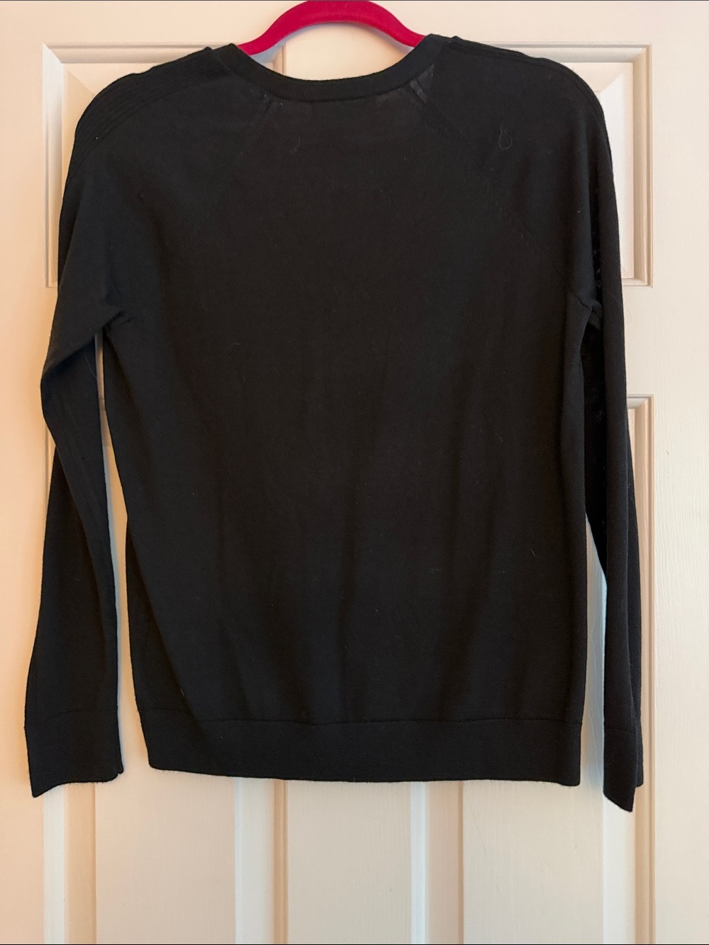 Banana Republic Black V-Neck Long Sleeve Sweater - Picture 4 of 6